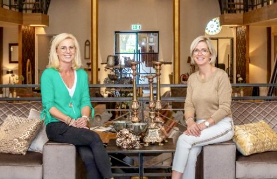 Marian Hogenberg und Susanne Timmermann sind Gastgener und Cheffinnen des Kirchen-Hotels Biervliet in Zeeland